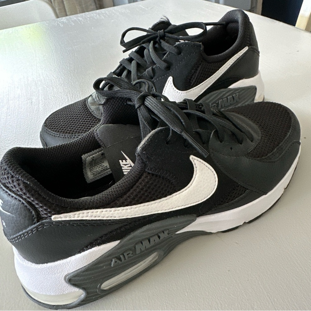 Women’s Nike Air Max Excee Black Casual Shoe size 8